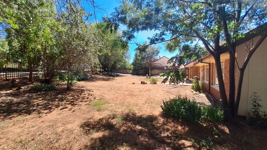 4 Bedroom Property for Sale in Pellissier Free State